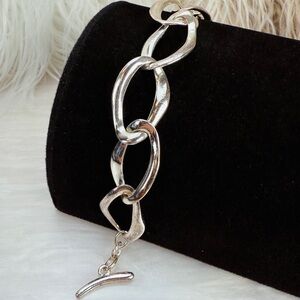 Vintage Silvertone, chunky chain, toggle closure bracelet